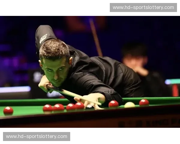 矛与盾的终极博弈：当“莱斯特小丑”撞上“中国龙”，谁才是斯诺克的神？